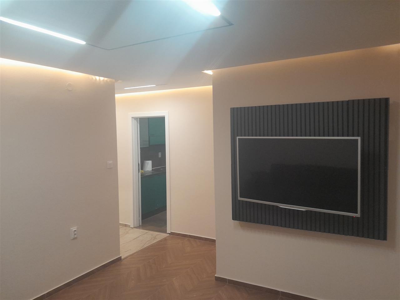 Leshoj banesen me qera