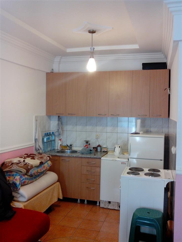 Banese garsoniere me qira ne qender (1)