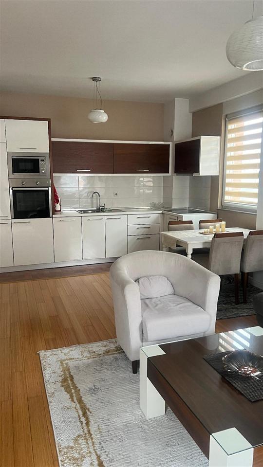 Banese me qera banesa e royalit (5)