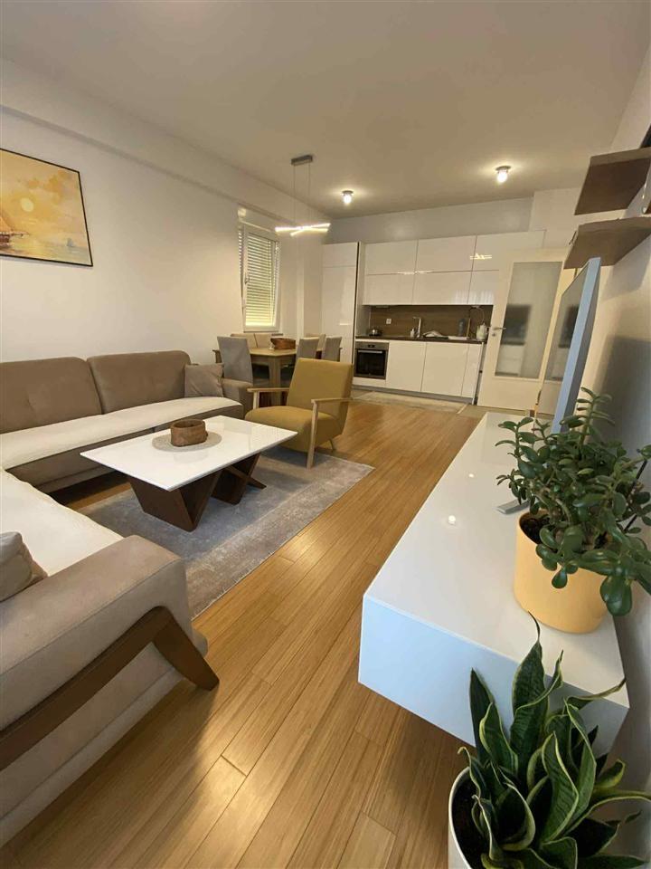 Banese me qira 2+1 ne rrugen muharrem fejza afer rruges b (3)