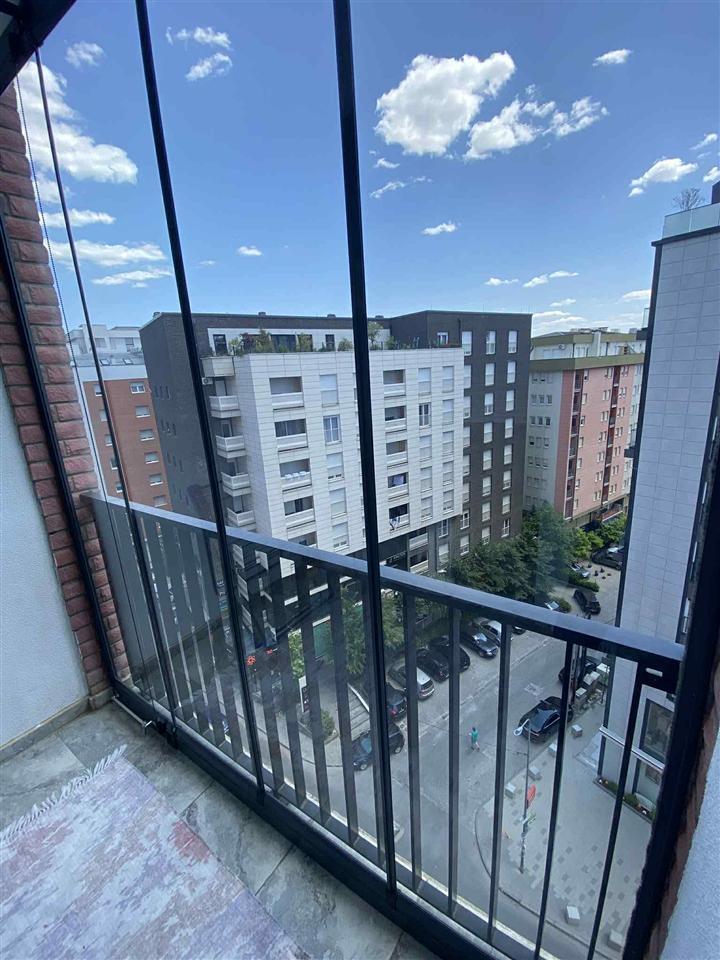 Banese me qira 2+1 ne rrugen muharrem fejza afer rruges b