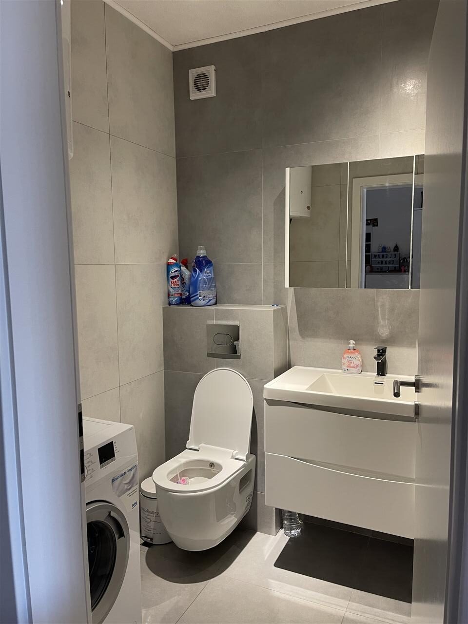 Leshoj banesen me qera (3)