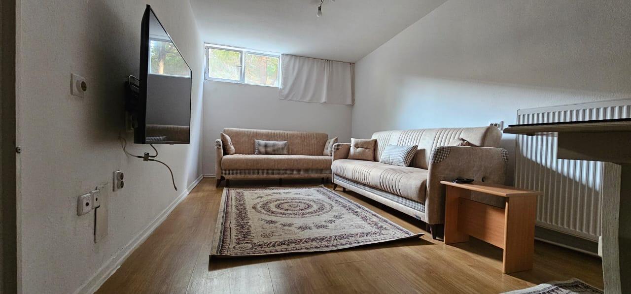 Banes me qera te bill klintoni (2)