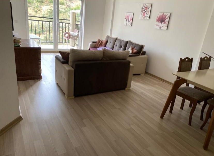 Banesa 64m2 ipet me qera ne prishtine emshir