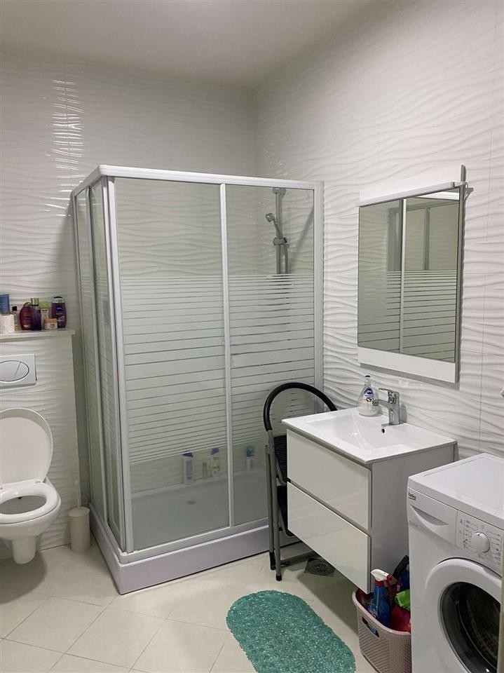 Banesa me qira ne lakrishte te benidona 2