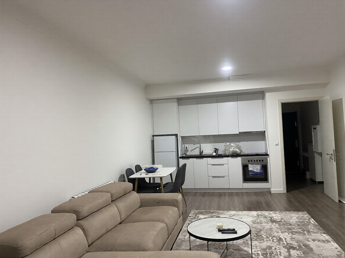 Banesa me qira ne lakrishte te benidona 2