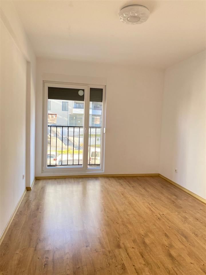 Banesa shitet ose me qera (4)