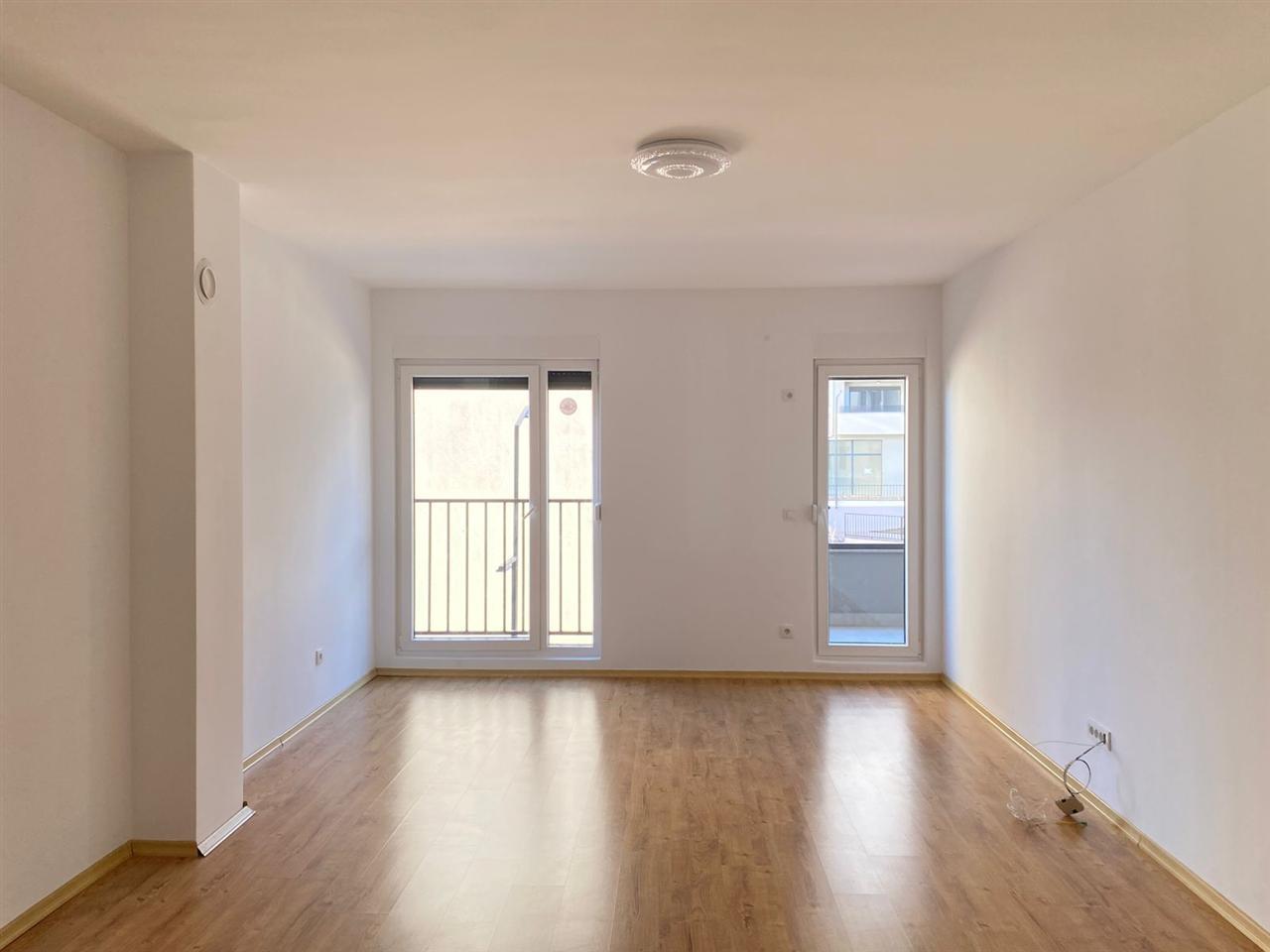 Banesa shitet ose me qera (6)