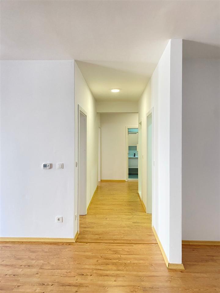 Banesa shitet ose me qera