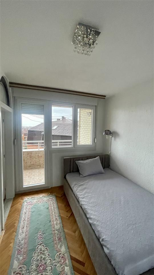 Banese me qira me parking ne super lokacion (2)