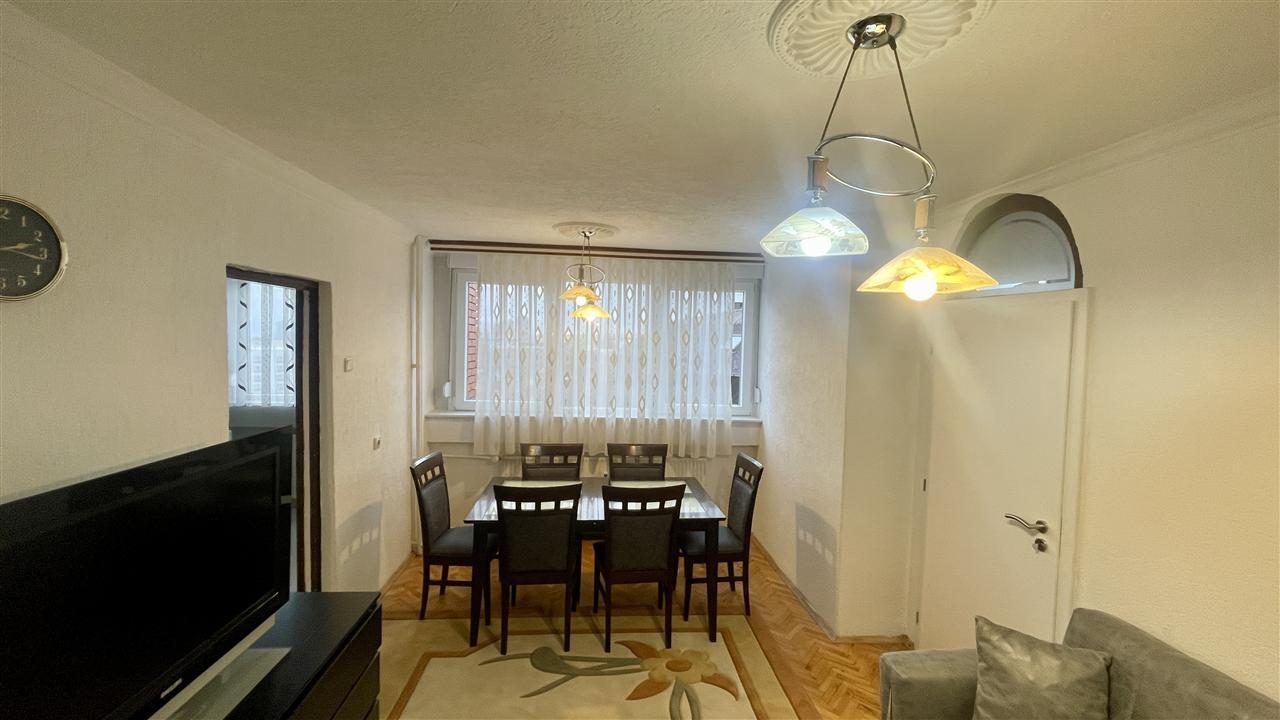 Banese me qira me parking ne super lokacion (3)