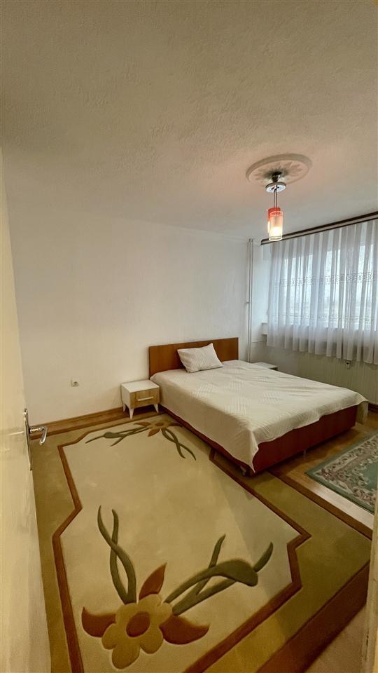 Banese me qira me parking ne super lokacion