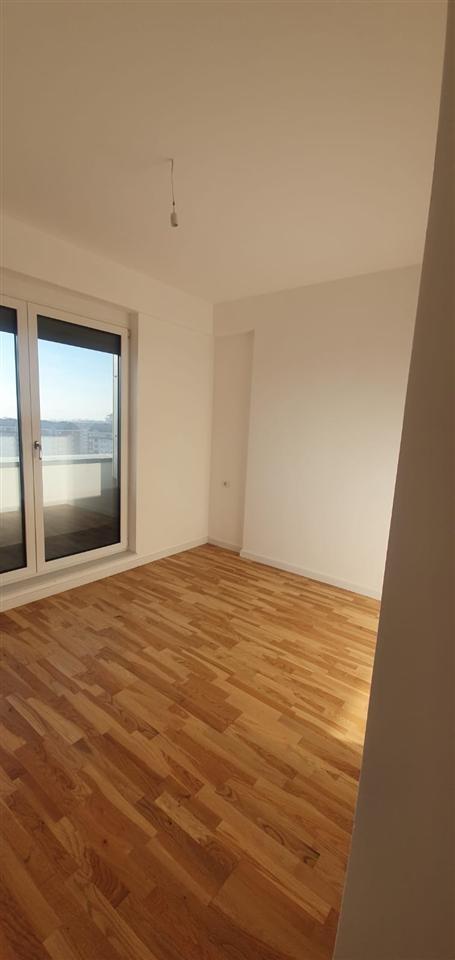 Jepet banesa me qira