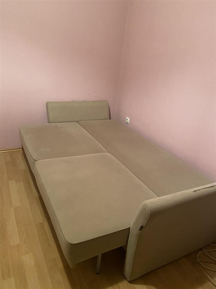 Leshohet banesa me qera afer shkolles sami frasheri (2)