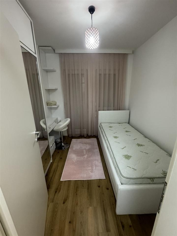 Banes me qira ne lakrisht (2)