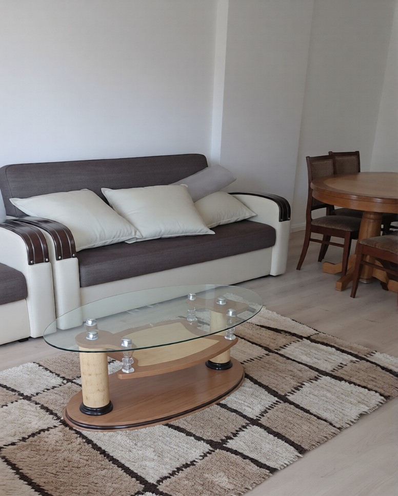 Banes ne katin1 rruga muharrem fejza per qera 88 m2 420 eu (1)