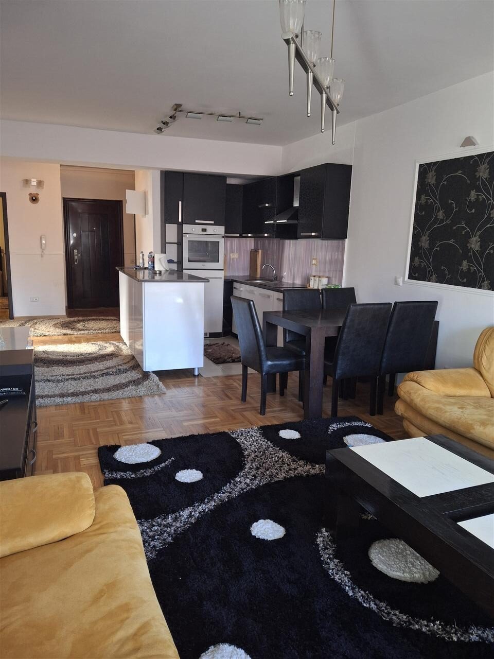 Banesa me qira pejton