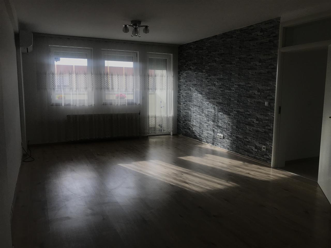 Banesa ne shitje (1)