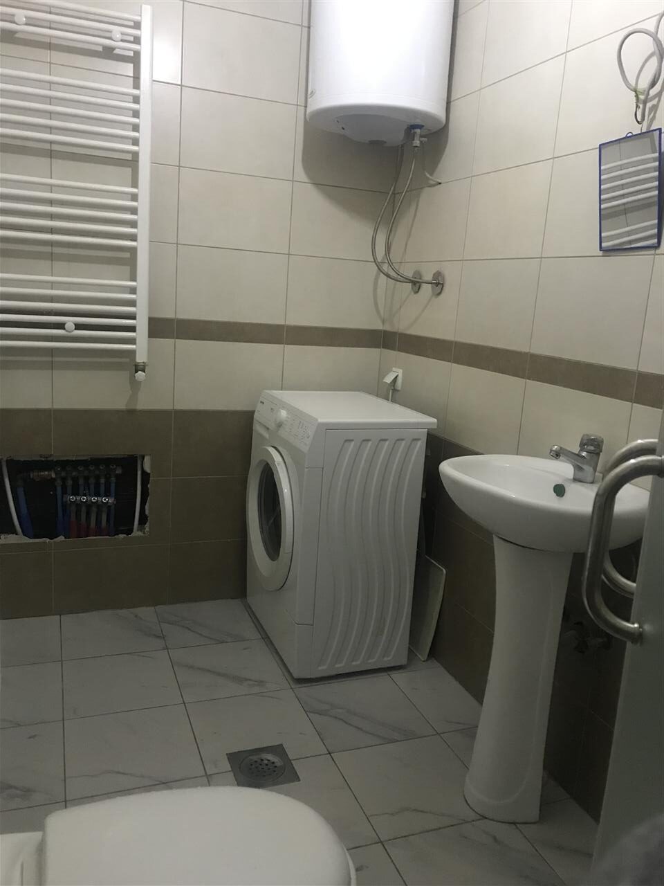 Banesa ne shitje (2)