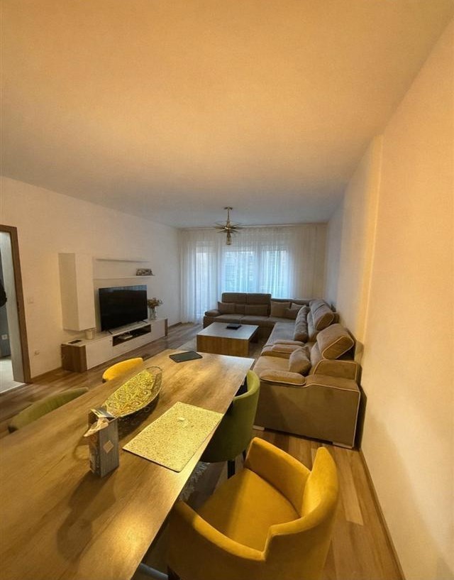 Banese ne shitje kompleksi blini 1 mati 1 rr jakov xoxa