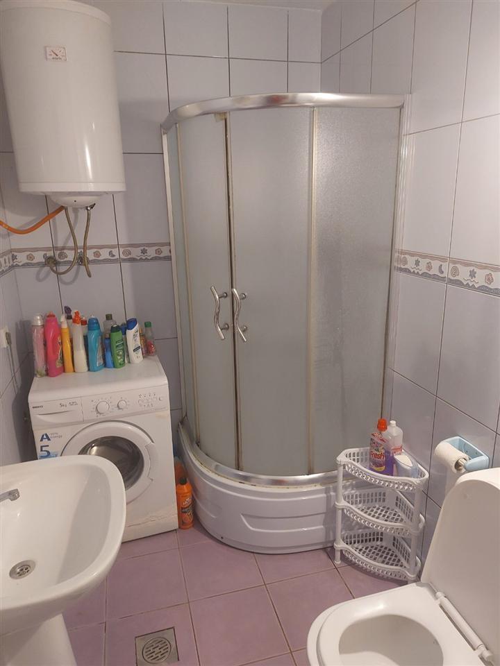 Leshohet me qira (2)