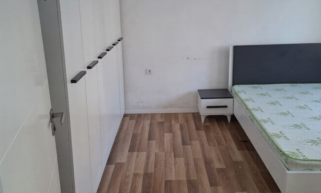 Banese ne breg te diellit me nje dhome gjumi (2)