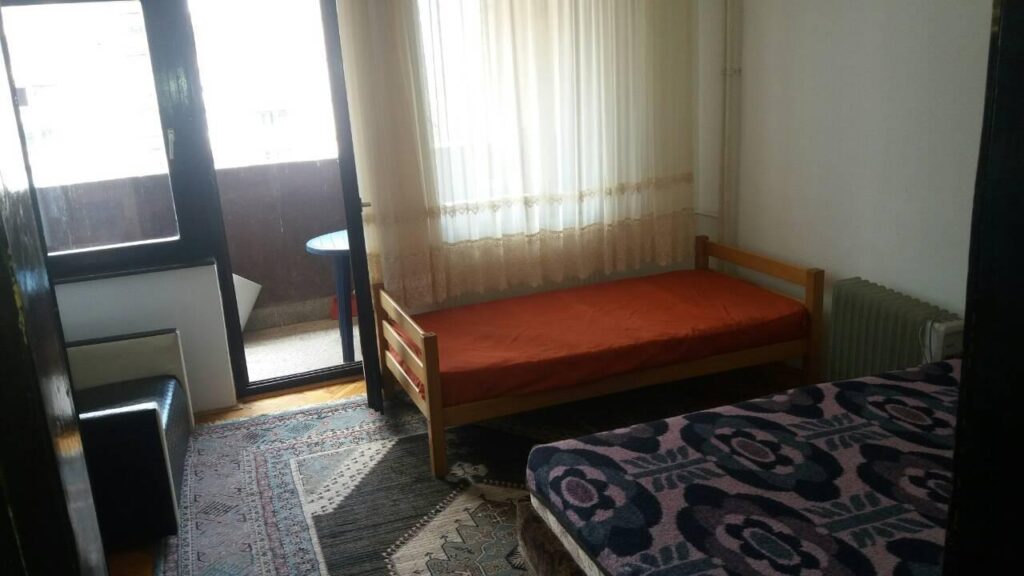 Leshohet banesa me qira qender qafa zona a rruga uck se (1)