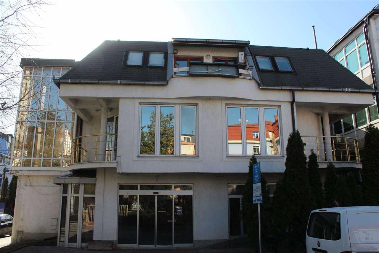 Objekt me qera ne lagjen pejton 342m2 (8)